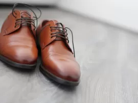 Encuentra el zapato destalonado de piel perfecto en nuestra tienda online